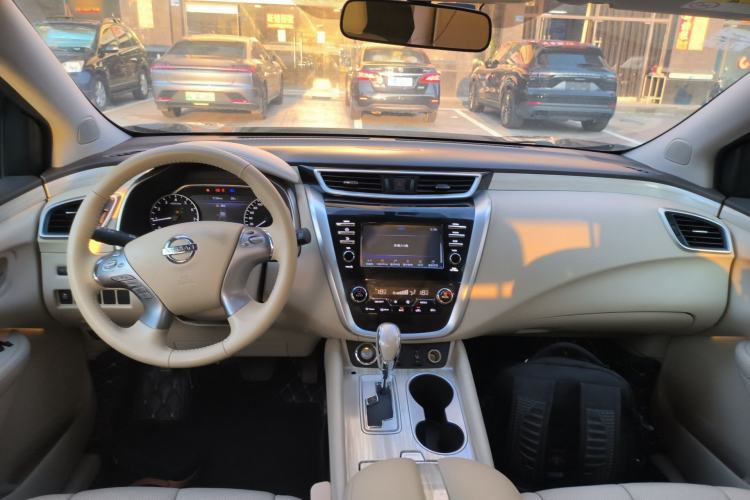 Used Nissan Murano 2017 2.5L XL Two-Wheel Drive Smart Edition Center Console