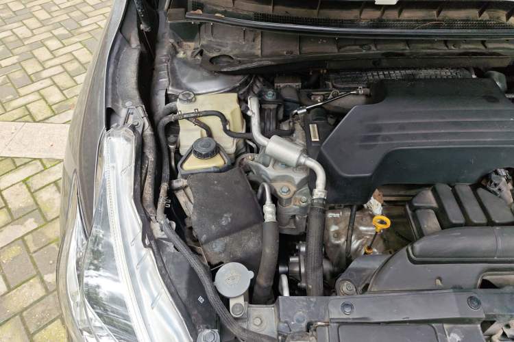 Used Nissan Murano 2017 2.5 S/C HEV XL Four-Wheel Drive Hybrid Prestige Edition Engine Bay Right