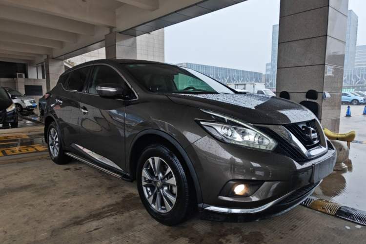 Used Nissan Murano 2017 2.5L XL Two-Wheel Drive Smart Edition Front Right 45 Deg