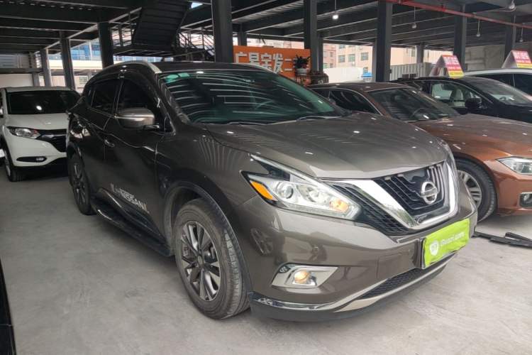 Used Nissan Murano 2017 2.5L XL Two-Wheel Drive Smart Edition Front Right 45 Deg