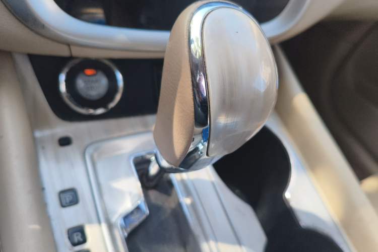 Used Nissan Murano 2017 2.5L XL Two-Wheel Drive Smart Edition Gear Lever