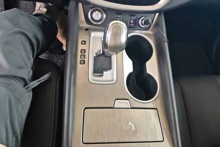 Used Nissan Murano 2017 2.5L XL Two-Wheel Drive Smart Edition Gear Lever