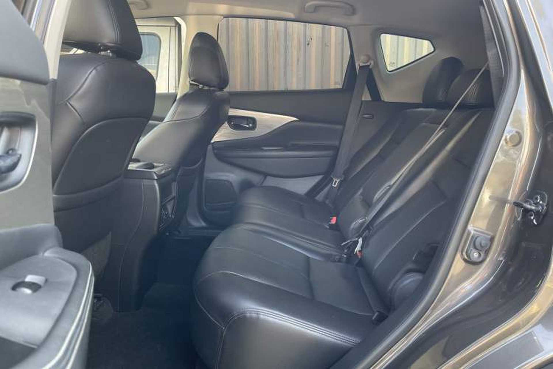 Used Nissan Murano 2017 2.5L XE Two-Wheel Drive Elite Edition Interior 2
