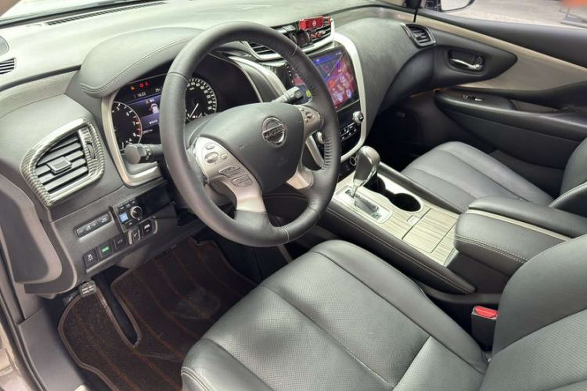 Used Nissan Murano 2017 2.5L XL Two-Wheel Drive Smart Edition Interior 5