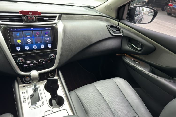 Used Nissan Murano 2017 2.5L XL Two-Wheel Drive Smart Edition Interior 7