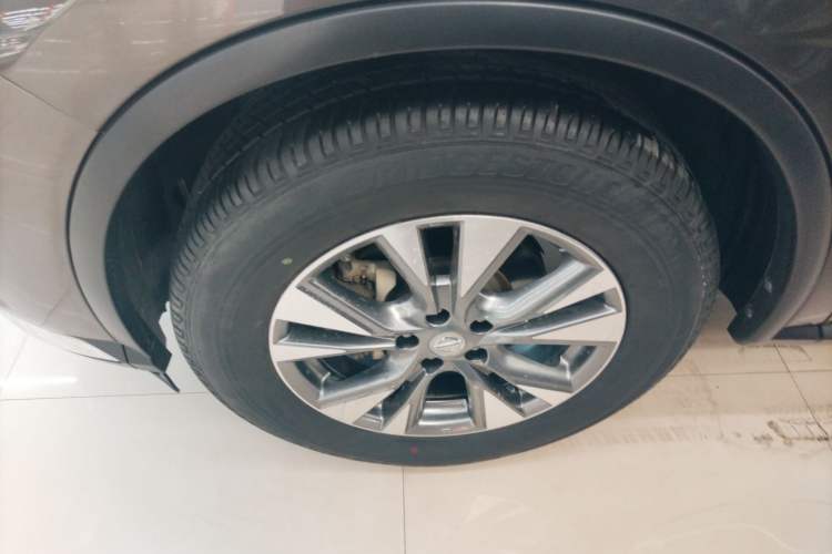 Used Nissan Murano 2017 2.5L XL Two-Wheel Drive Smart Edition Left Front Wheel Hub
