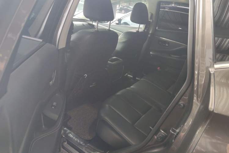 Used Nissan Murano 2017 2.5L XL Two-Wheel Drive Smart Edition Left Rear Seat