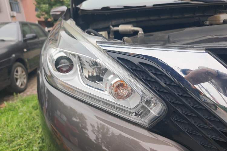 Used Nissan Murano 2017 2.5L XL Two-Wheel Drive Smart Edition Right Front Headlight