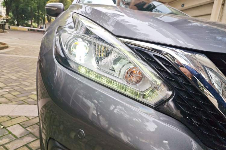 Used Nissan Murano 2017 2.5 S/C HEV XL Four-Wheel Drive Hybrid Prestige Edition Right Front Headlight