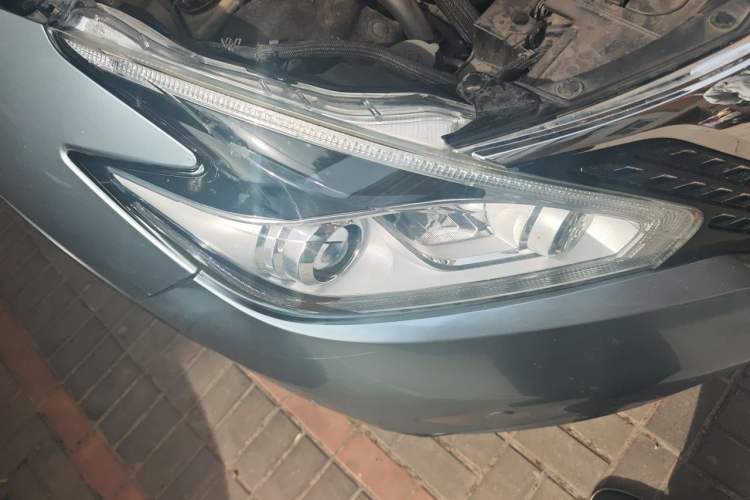 Used Nissan Murano 2017 2.5L XL Two-Wheel Drive Smart Edition Right Front Headlight