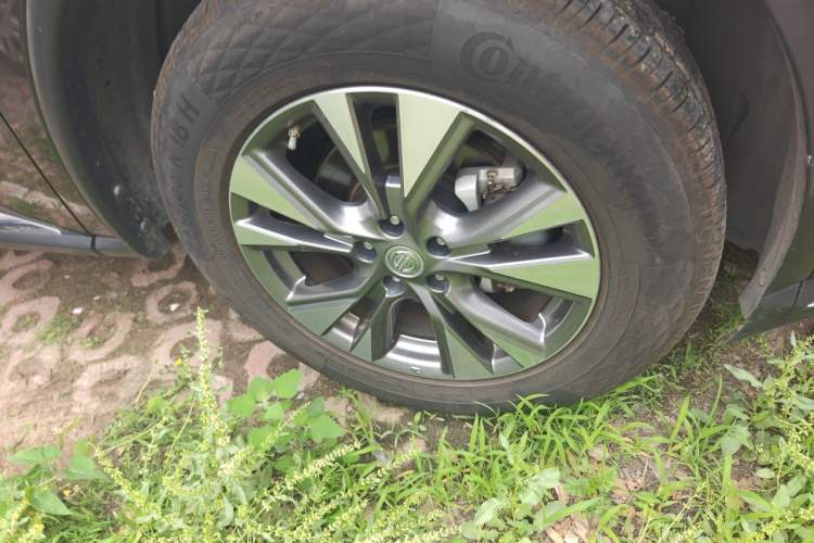 Used Nissan Murano 2017 2.5L XL Two-Wheel Drive Smart Edition Right Front Wheel Hub