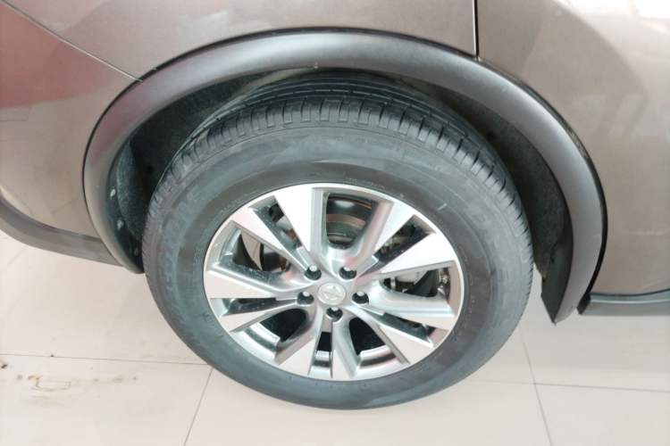 Used Nissan Murano 2017 2.5L XL Two-Wheel Drive Smart Edition Right Rear Wheel Hub