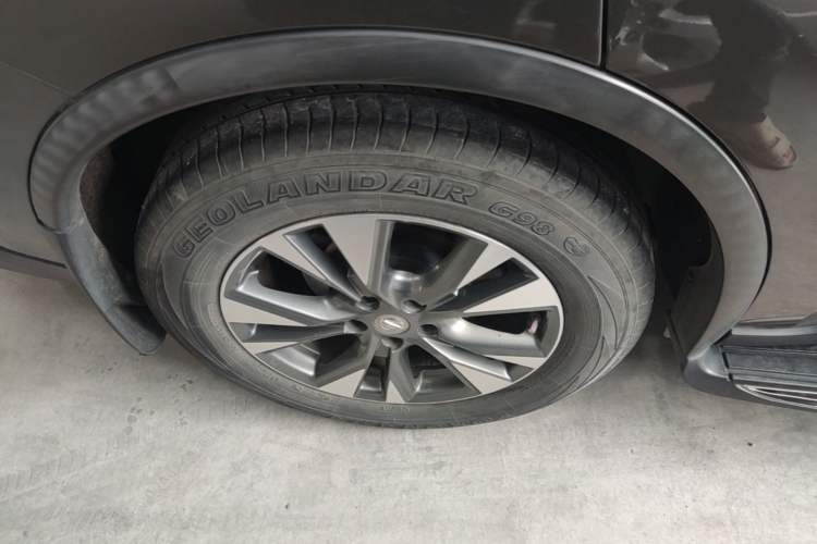 Used Nissan Murano 2017 2.5L XL Two-Wheel Drive Smart Edition Right Rear Wheel Hub