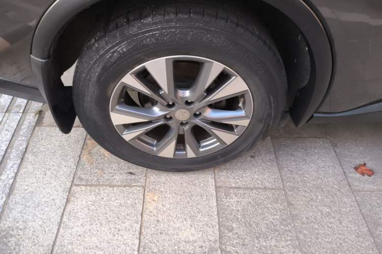 Used Nissan Murano 2017 2.5L XL Two-Wheel Drive Smart Edition Right Rear Wheel Hub