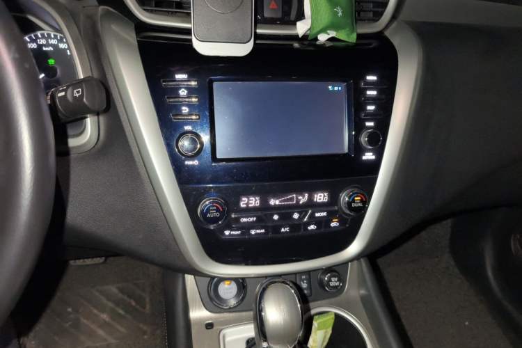 Used Nissan Murano 2017 2.5 S/C HEV XE Four-Wheel Drive Hybrid Luxury Edition Audio And AC Panel
