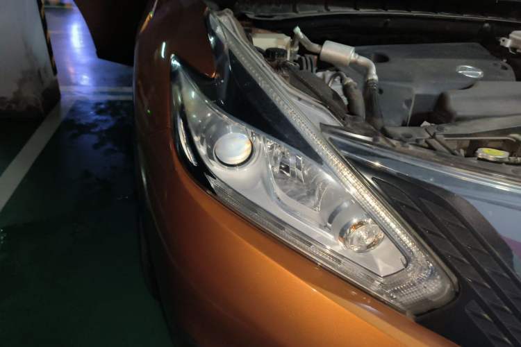 Used Nissan Murano 2017 2.5L XE Two-Wheel Drive Elite Edition Right Front Headlight