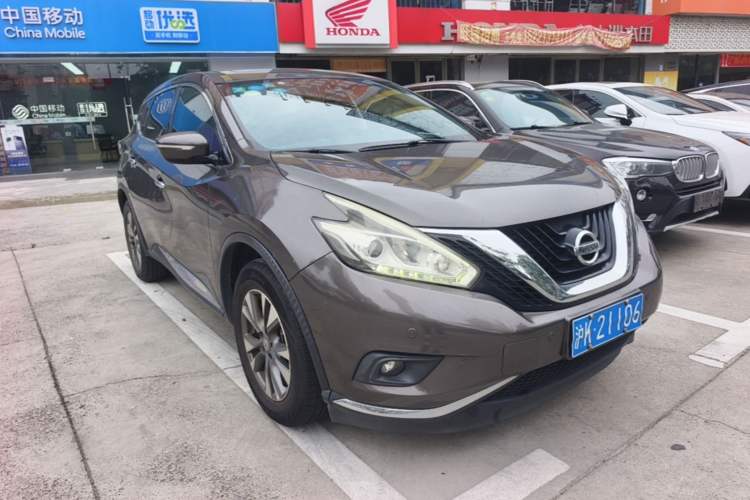 Used Nissan Murano 2017 2.5L XL Two-Wheel Drive Smart Edition Front Right 45 Deg