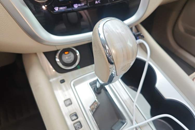 Used Nissan Murano 2017 2.5L XL Two-Wheel Drive Smart Edition Gear Lever