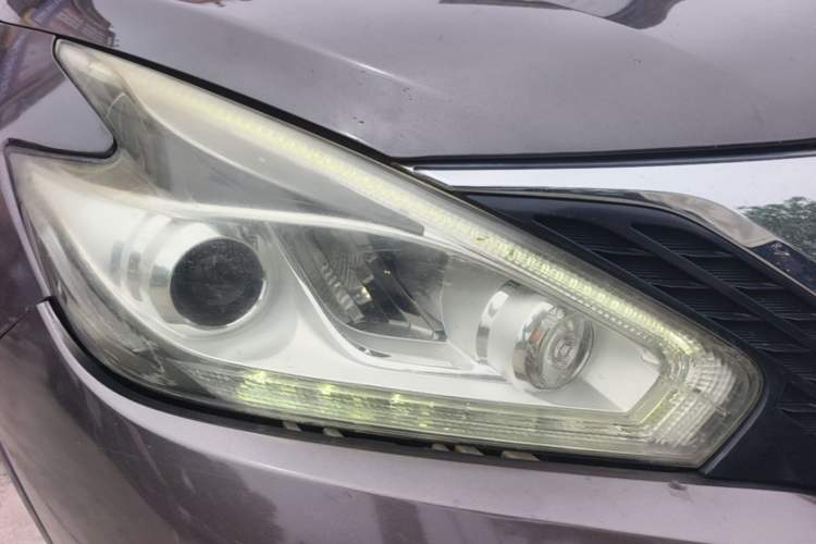 Used Nissan Murano 2017 2.5L XL Two-Wheel Drive Smart Edition Right Front Headlight