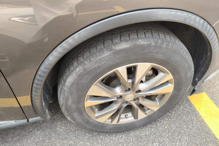Used Nissan Murano 2017 2.5L XL Two-Wheel Drive Smart Edition Right Front Wheel Hub