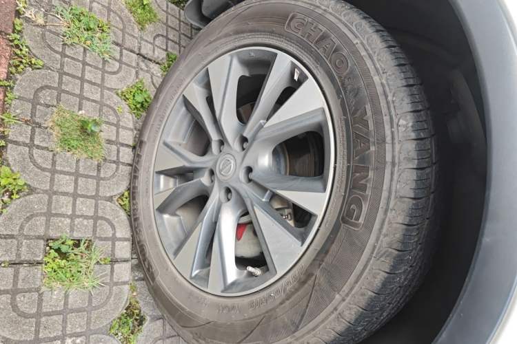 Used Nissan Murano 2017 2.5L XL Two-Wheel Drive Smart Edition Right Front Wheel Hub