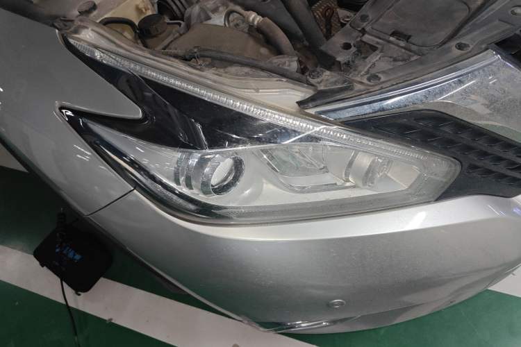 Used Nissan Murano 2017 2.5L XL Two-Wheel Drive Smart Edition Right Front Headlight