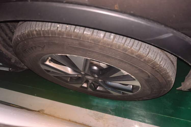 Used Nissan Murano 2017 2.5L XL Two-Wheel Drive Smart Edition Right Front Wheel Hub