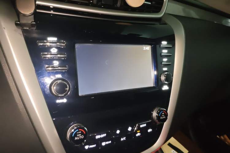 Used Nissan Murano 2017 2.5L XL Two-Wheel Drive Smart Edition Audio And AC Panel