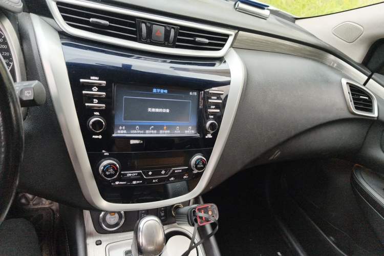 Used Nissan Murano 2017 2.5L XL Two-Wheel Drive Smart Edition Audio And AC Panel