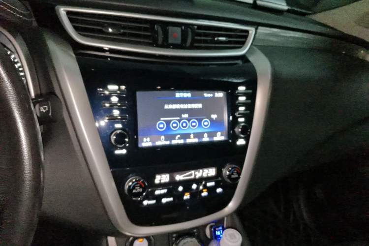 Used Nissan Murano 2017 2.5L XL Two-Wheel Drive Smart Edition Audio And AC Panel