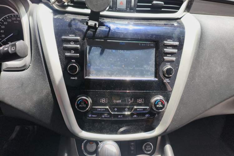 Used Nissan Murano 2017 2.5L XL Two-Wheel Drive Smart Edition Audio And AC Panel