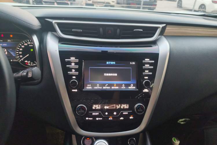 Used Nissan Murano 2017 2.5 S/C HEV XE Four-Wheel Drive Hybrid Luxury Edition Audio And AC Panel