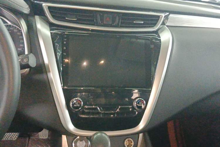 Used Nissan Murano 2017 2.5L XE Two-Wheel Drive Elite Edition Audio And AC Panel