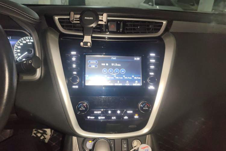 Used Nissan Murano 2017 2.5L XL Two-Wheel Drive Smart Edition Audio And AC Panel