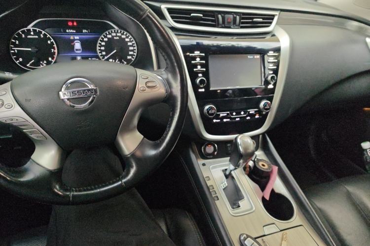 Used Nissan Murano 2017 2.5L XL Two-Wheel Drive Smart Edition Center Console