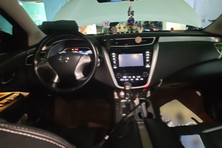 Used Nissan Murano 2017 2.5L XL Two-Wheel Drive Smart Edition Center Console