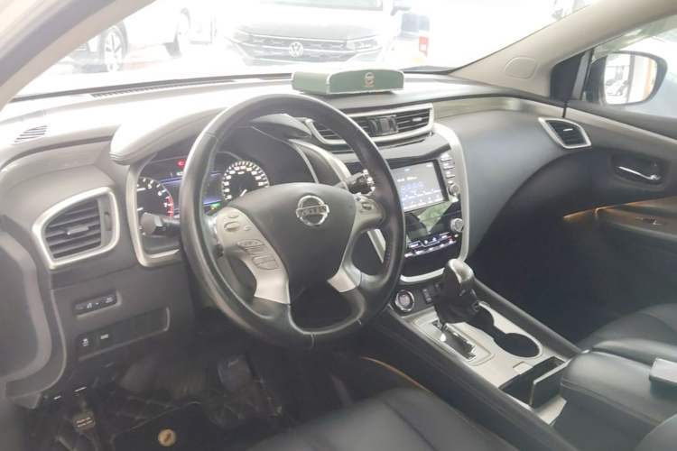 Used Nissan Murano 2017 2.5L XL Two-Wheel Drive Smart Edition Center Console