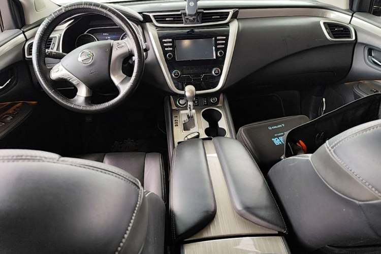 Used Nissan Murano 2017 2.5L XL Two-Wheel Drive Smart Edition Center Console