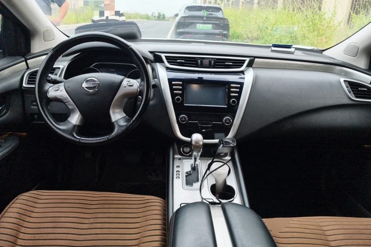 Used Nissan Murano 2017 2.5L XL Two-Wheel Drive Smart Edition Center Console