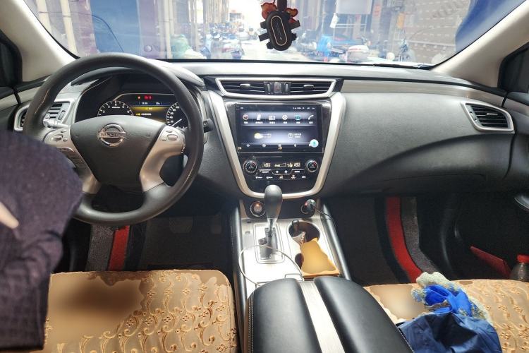 Used Nissan Murano 2017 2.5L XE Two-Wheel Drive Elite Edition Center Console