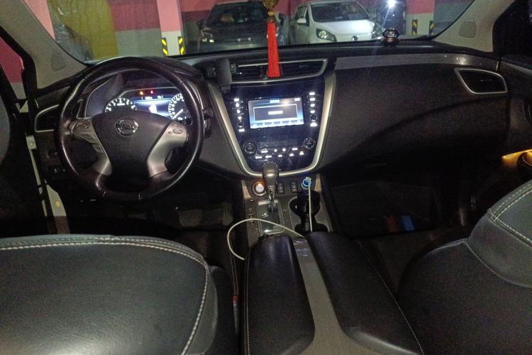 Used Nissan Murano 2017 2.5L XL Two-Wheel Drive Smart Edition Center Console