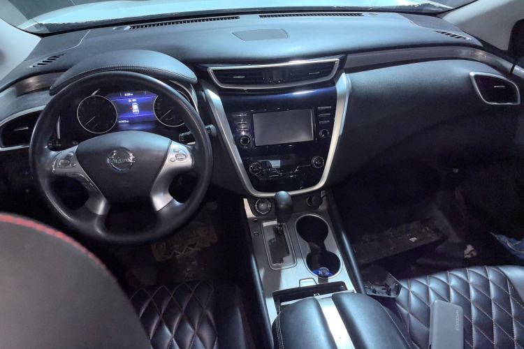 Used Nissan Murano 2017 2.5L XE Two-Wheel Drive Elite Edition Center Console