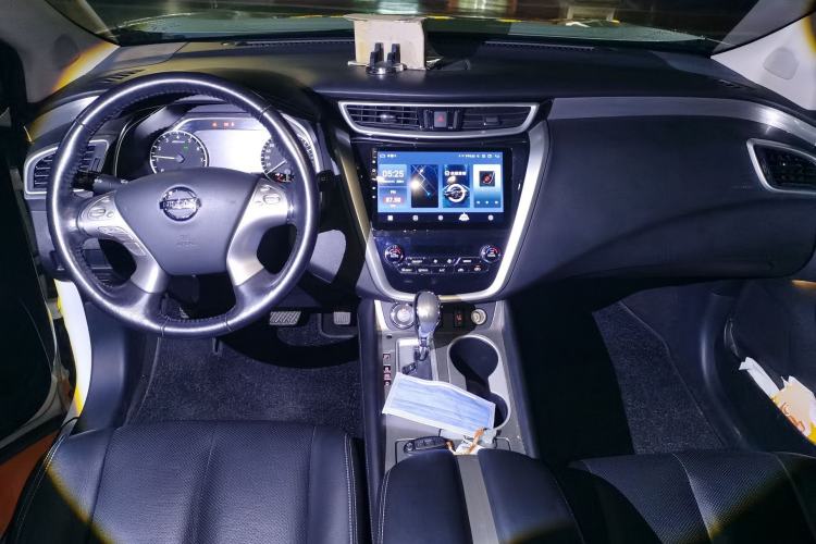 Used Nissan Murano 2017 2.5L XL Two-Wheel Drive Smart Edition Center Console