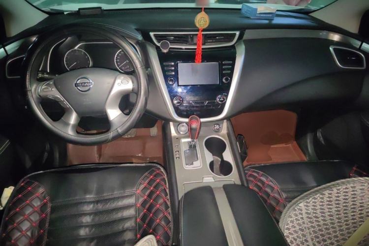 Used Nissan Murano 2017 2.5L XE Two-Wheel Drive Elite Edition Center Console