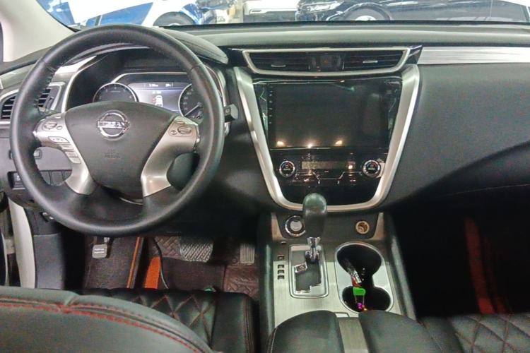 Used Nissan Murano 2017 2.5L XE Two-Wheel Drive Elite Edition Center Console
