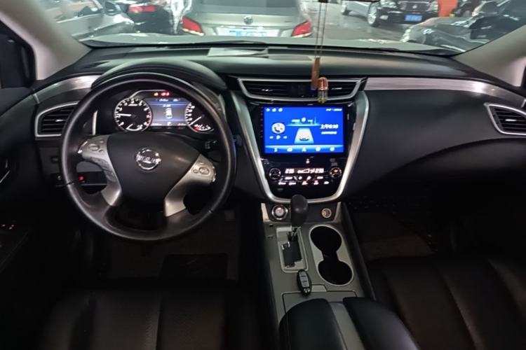 Used Nissan Murano 2017 2.5L XE Two-Wheel Drive Elite Edition Center Console