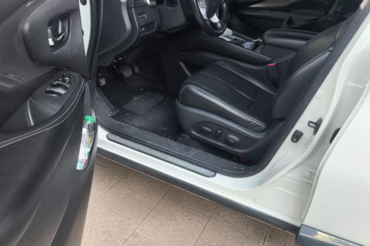 Used Nissan Murano 2017 2.5L XL Two-Wheel Drive Smart Edition Driver Seat
