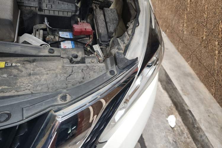 Used Nissan Murano 2017 2.5L XE Two-Wheel Drive Elite Edition Engine Bay Left