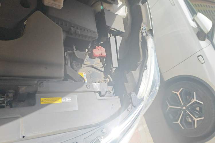 Used Nissan Murano 2017 2.5L XL Two-Wheel Drive Smart Edition Engine Bay Left