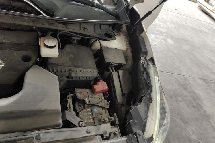 Used Nissan Murano 2017 2.5L XL Two-Wheel Drive Smart Edition Engine Bay Left